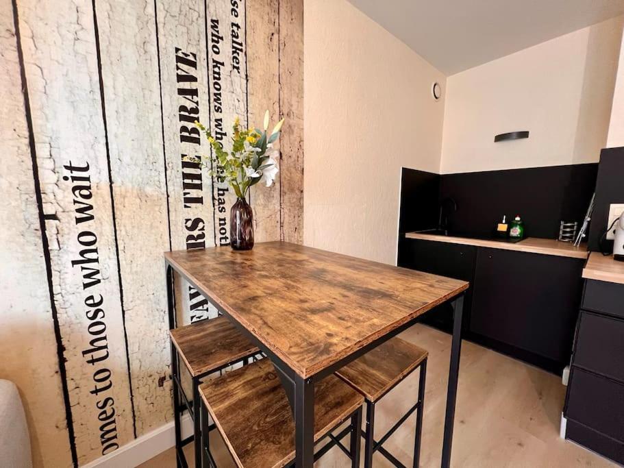 Appartement Climatise 4Prsn Au Pied De La Citadelle بُيزانكون المظهر الخارجي الصورة